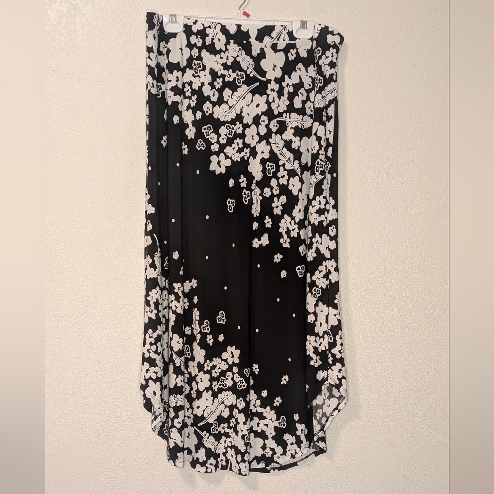 Chico's Round Hem Maxi Skirt - Picture 2 of 6